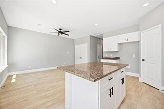 Building Photo - 4651 Mallow St