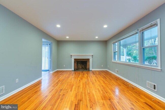 Building Photo - 857 Cherry Hill Rd