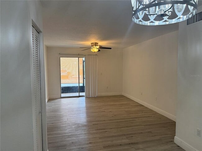 Foto del edificio - 900 N Lake Destiny Rd