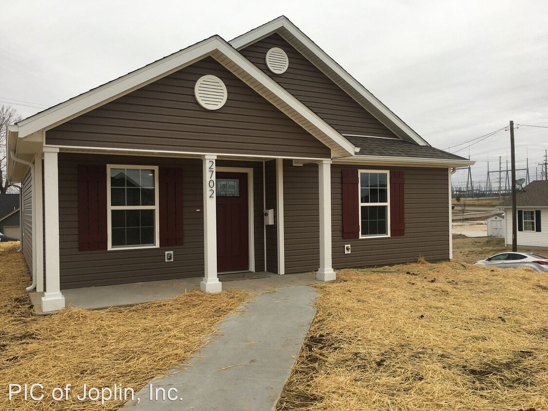 Primary Photo - 3 br, 2 bath House - 2702 S. Wall