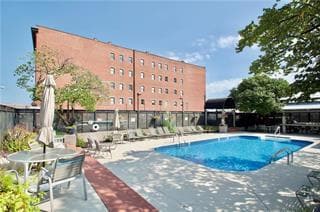 Building Photo - 609 Central St