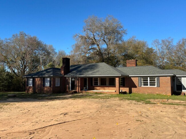 Building Photo - 2110 Broome Rd