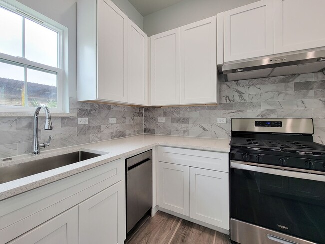 Building Photo - BEAUTIFUL BRAND NEW 3 BEDROOM 2.5 BATH DUP...