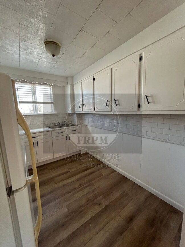 Building Photo - 90 Montaup St
