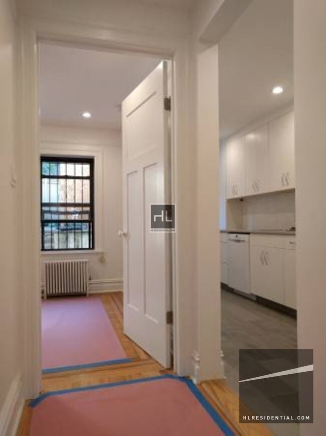 Foto del edificio - 64 Saint Johns Pl