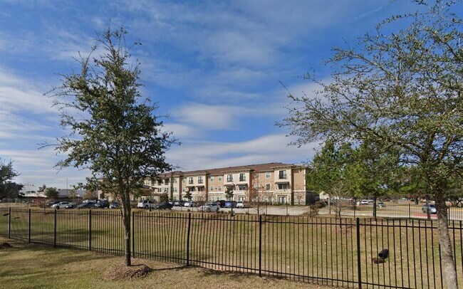 Foto del edificio - 15505 Bammel North Houston Rd