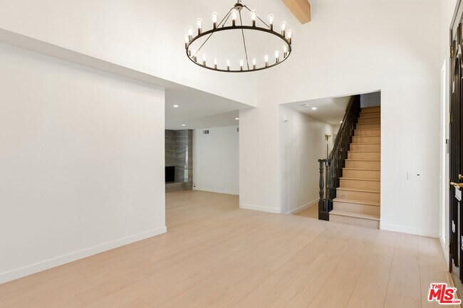 Foto del edificio - 4933 Collett Ave