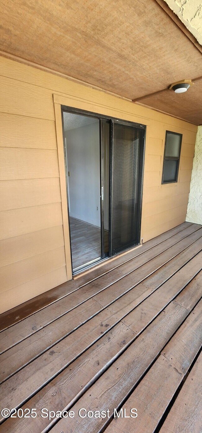 Building Photo - 204 Pierce Ave