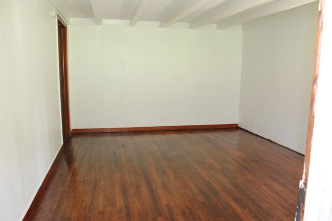 Building Photo - 942 Rich Hill Rd