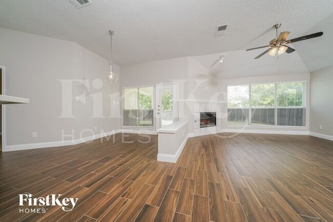 Foto del edificio - 5727 Vista Park Ln
