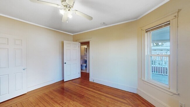 Building Photo - 17 Bentham Rd
