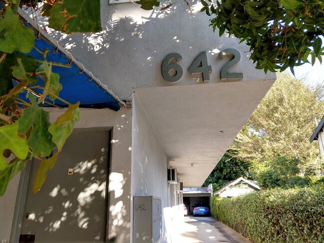 Building Photo - 642 Huntley Dr