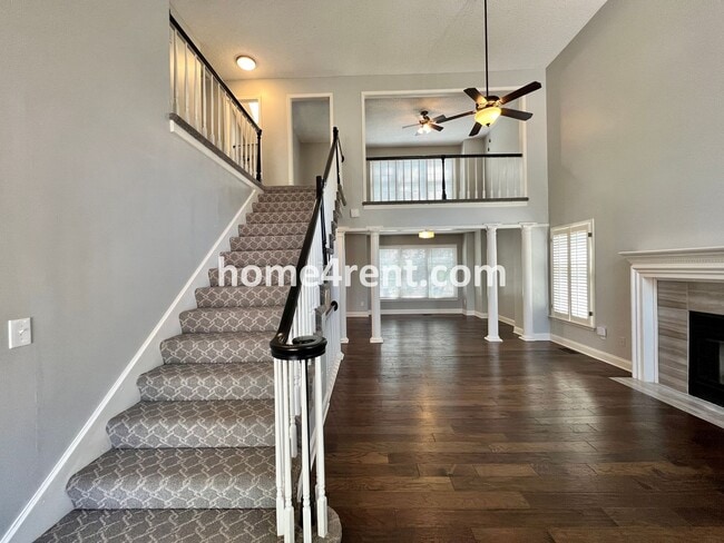 Foto del edificio - Fantastic Home in Blue Valley Schools w/ Hardwood Floors, Open Layout, Granite Counters, Finished...