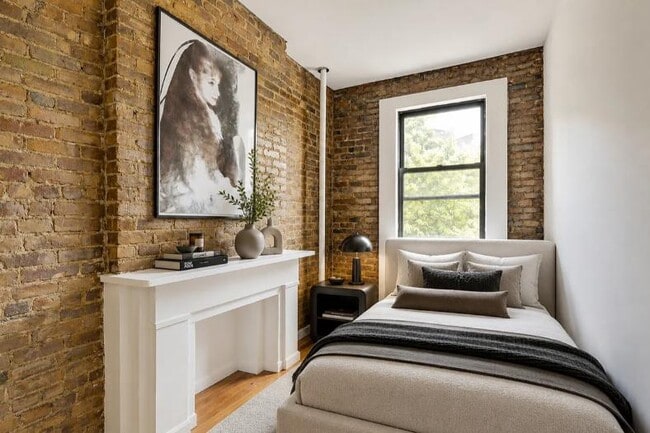 Building Photo - 7 Carmine St