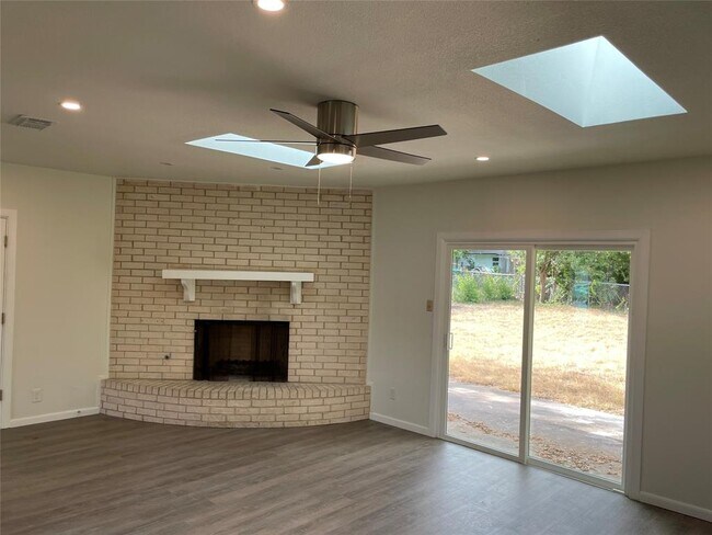 Foto del edificio - 8407 Leesburg Cir