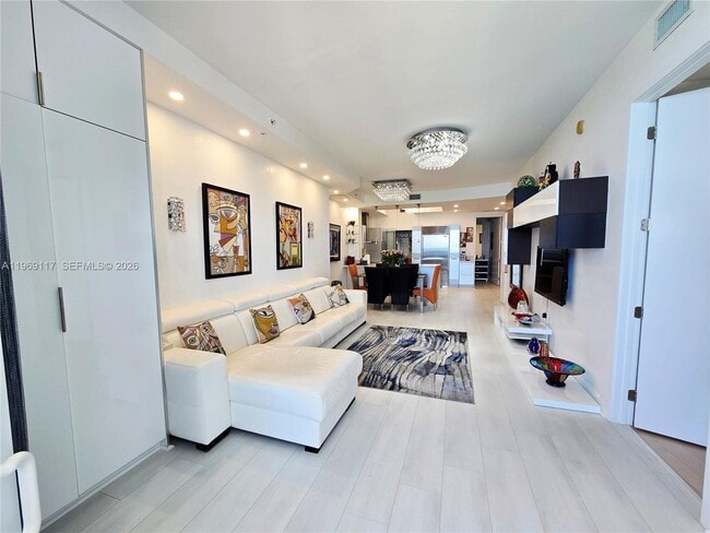 Foto del edificio - 18201 Collins Ave