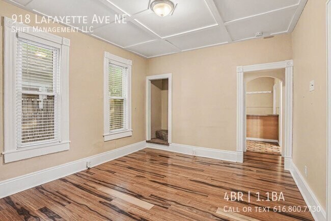 Building Photo - 918 Lafayette Ave NE