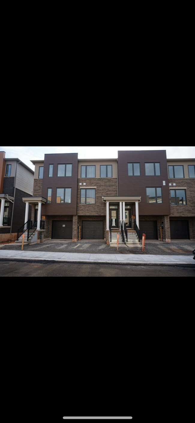 Building Photo - 12 Radison Ln