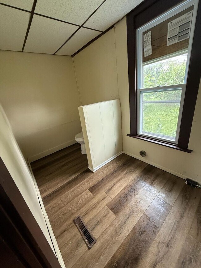 Foto del edificio - 3 bedrooms 1.5 bath in peaceful and beauti...