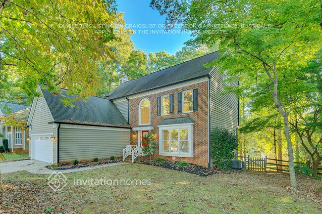 Foto del edificio - 8807 Doe Path Ln