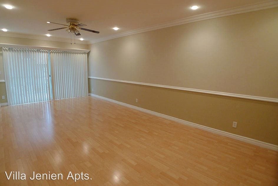 Primary Photo - 1730 N Gramercy Pl