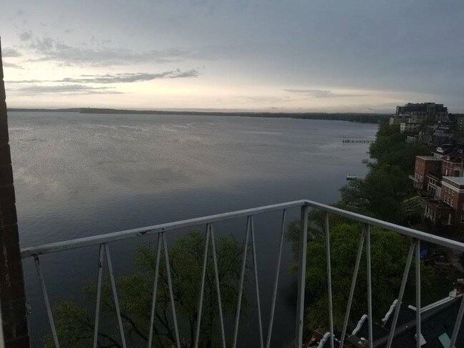 Foto del edificio - 661 Mendota Ct
