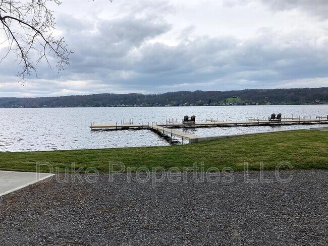 Building Photo - 5118 E Lake Rd