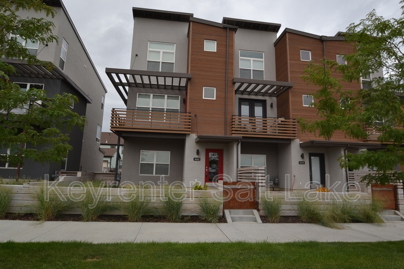 Primary Photo - 4642 W South Jordan Pky