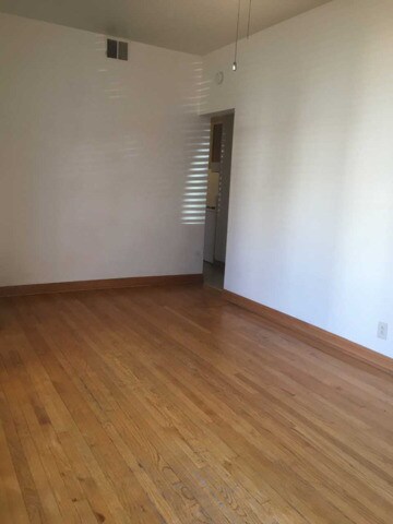 Foto del edificio - 3137 N Damen Ave