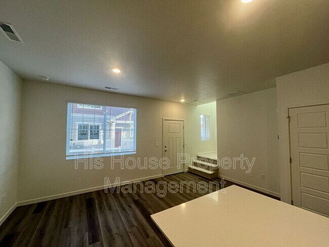 Photo - 291 Condor Wy