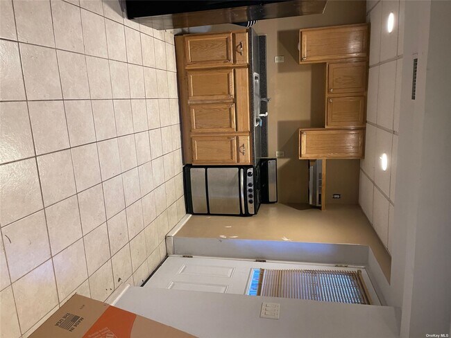 Foto del edificio - 161 Tudor Rd