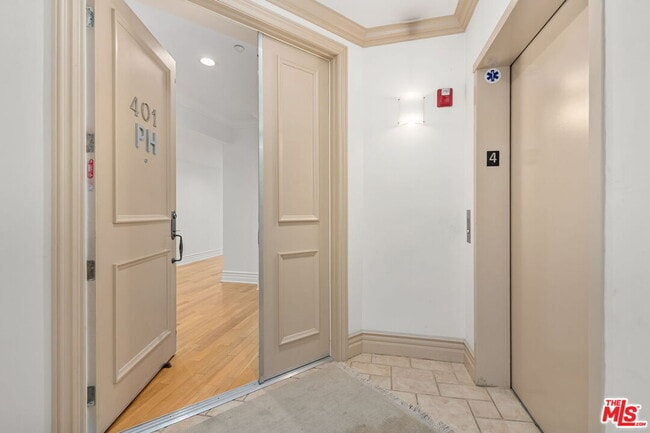 Building Photo - 1337 Wellesley Ave