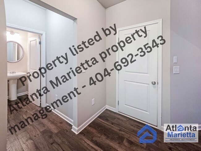 Foto del edificio - Spacious & Stylish 4BR/3.5BA Townhome Near...