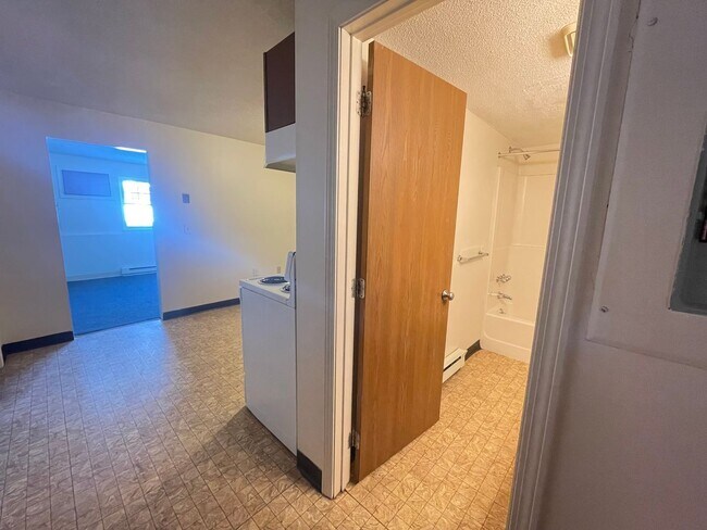 Building Photo - 185 Loudon Rd