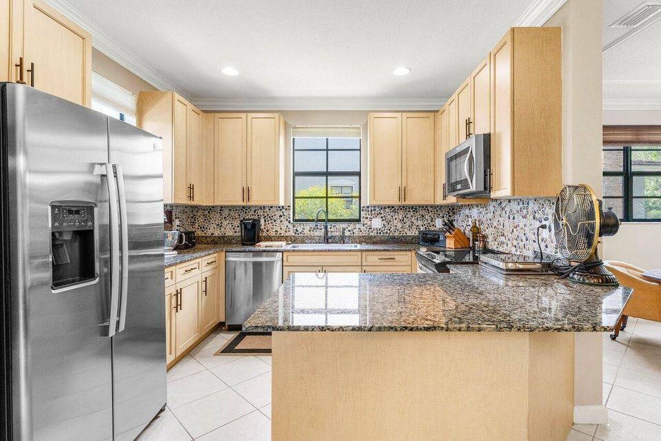Foto principal - 223 W Chrystie Cir