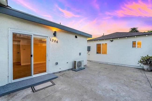 Building Photo - ****MODERN 1BD COTTAGE (ADU) – PRIVACY, ST...