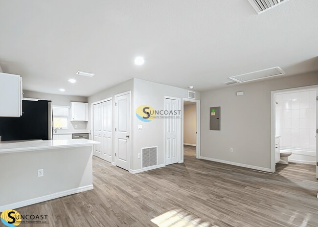 Foto del edificio - 9032 N Travis Dr