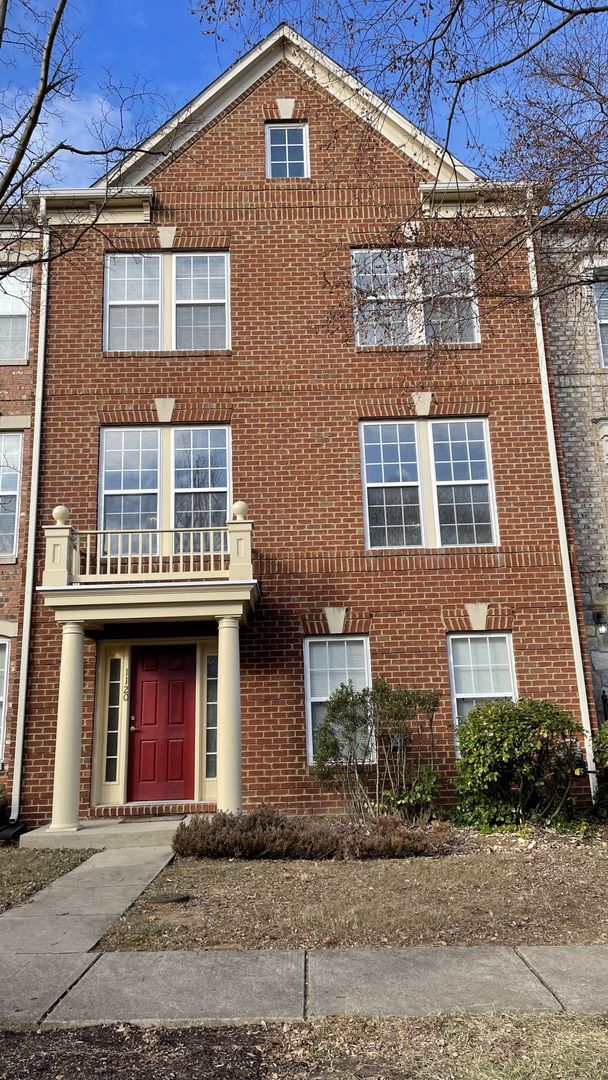 Building Photo - 1120 Hampton St