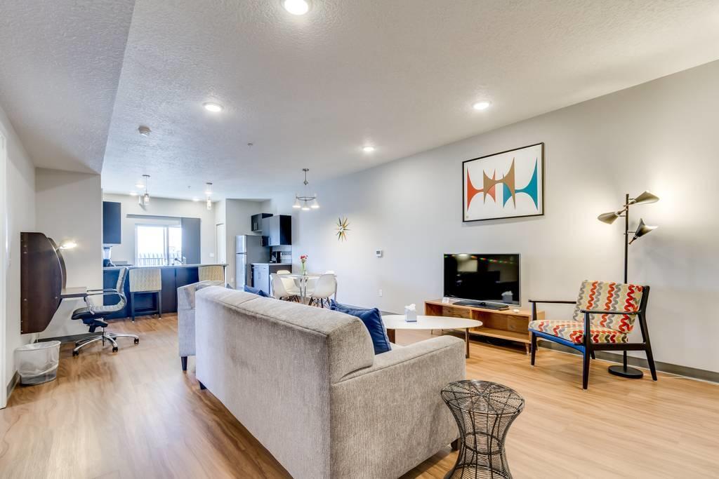 Primary Photo - 950 4th St NW