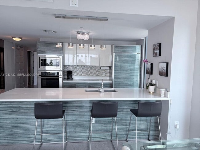 Foto del edificio - 460 NE 28th St