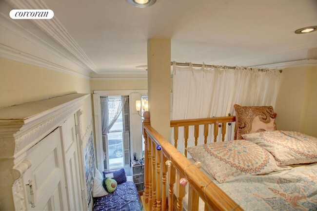 Building Photo - 130 W 73rd St