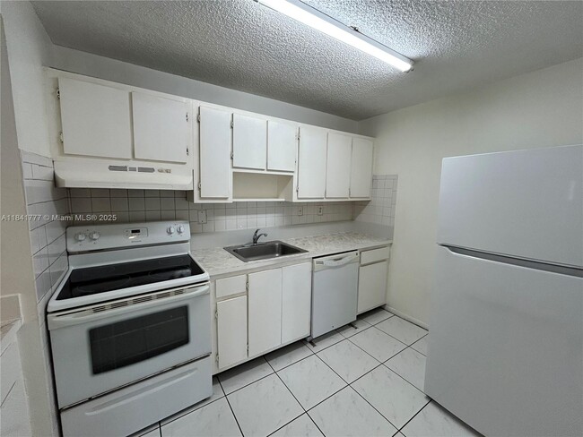 Foto del edificio - 468 NE 206th Ln