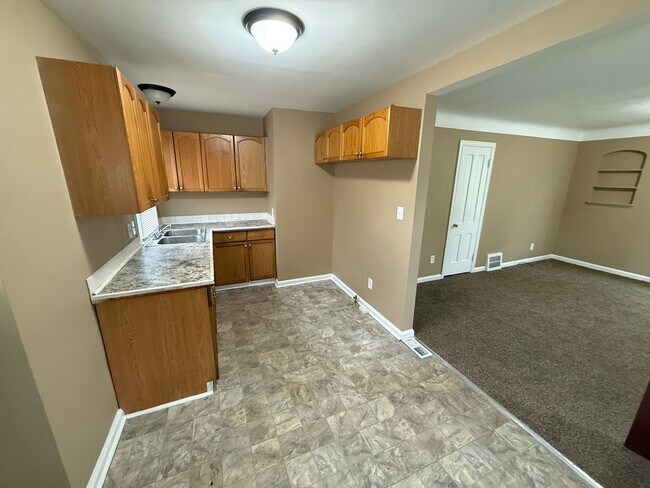 Foto del edificio - 3 Bedroom, 1 Bath Home Move-In Ready! Sec....