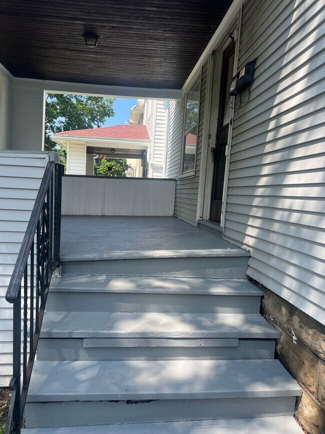 Building Photo - THIS IS THE PLACE TO CALL HOME. YOU WILL F...