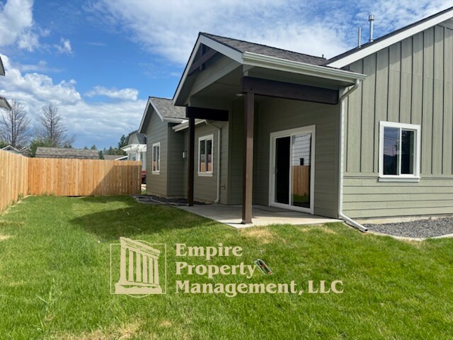 Building Photo - 1611 Irvine Wy