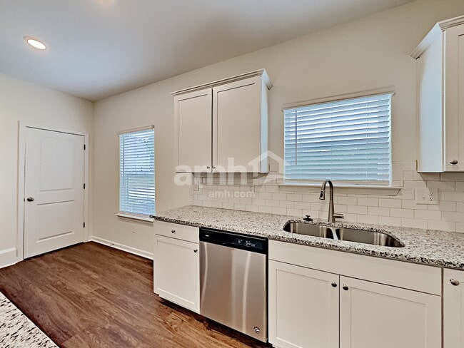 Building Photo - 63 Ivy Brook Dr