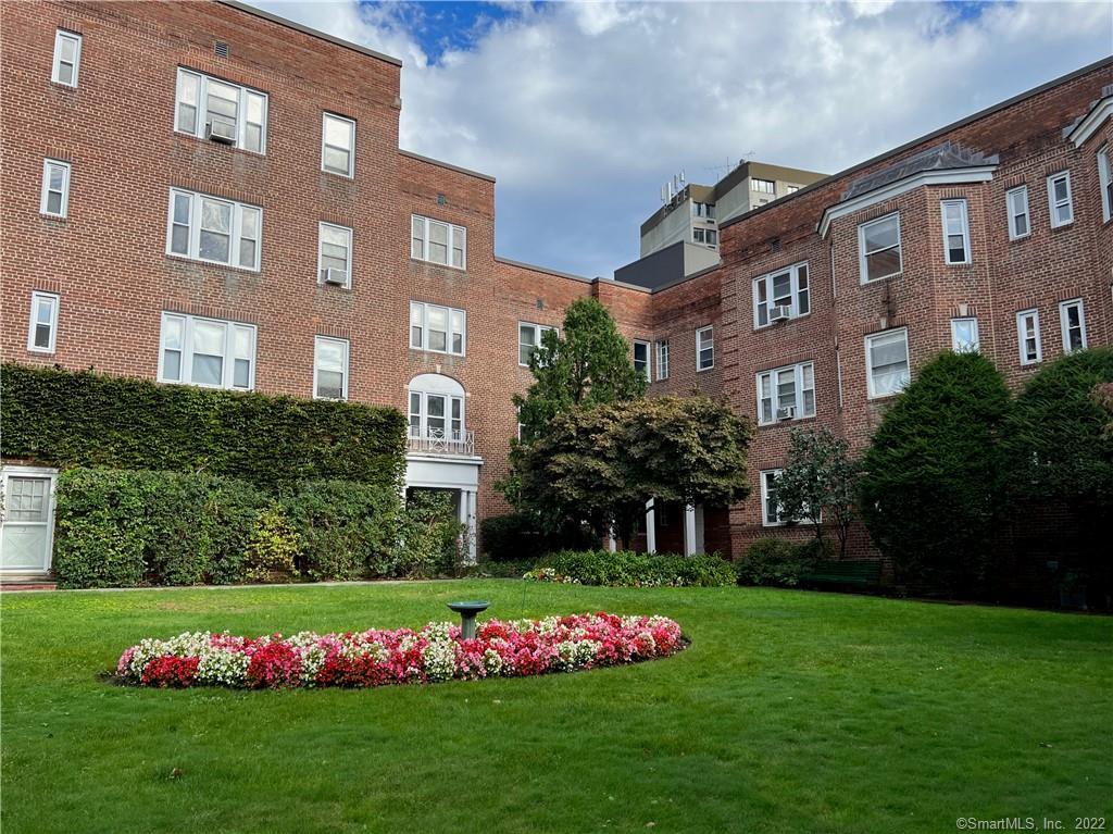 Foto principal - 70 Strawberry Hill Ave
