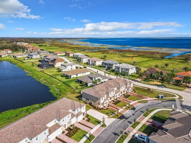 Foto del edificio - AVAILABLE NOW! 3/2.5 Townhome For Rent in Bellalago!
