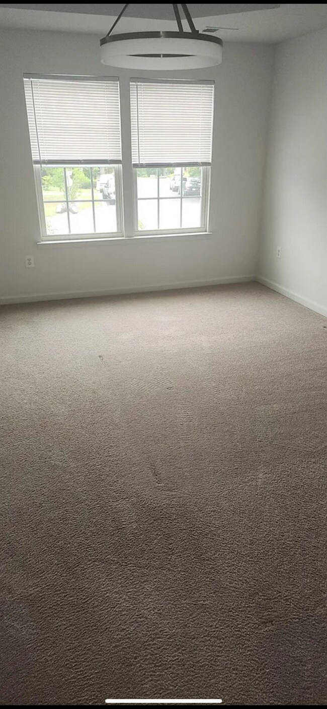 Foto del edificio - 2100 Elm Tree Ct
