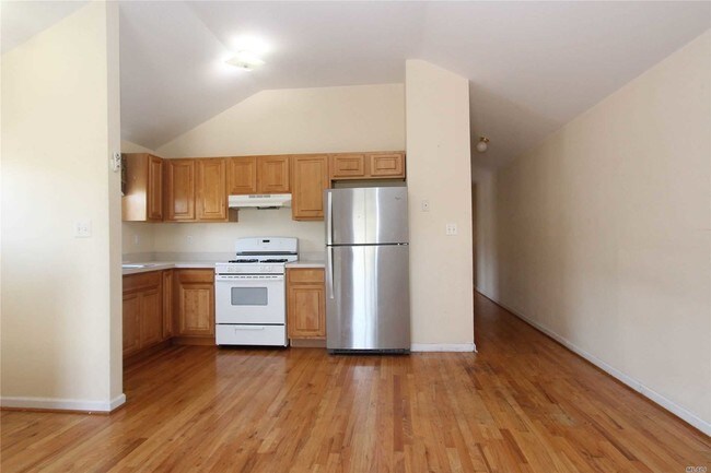 Building Photo - 122-14 9th Ave